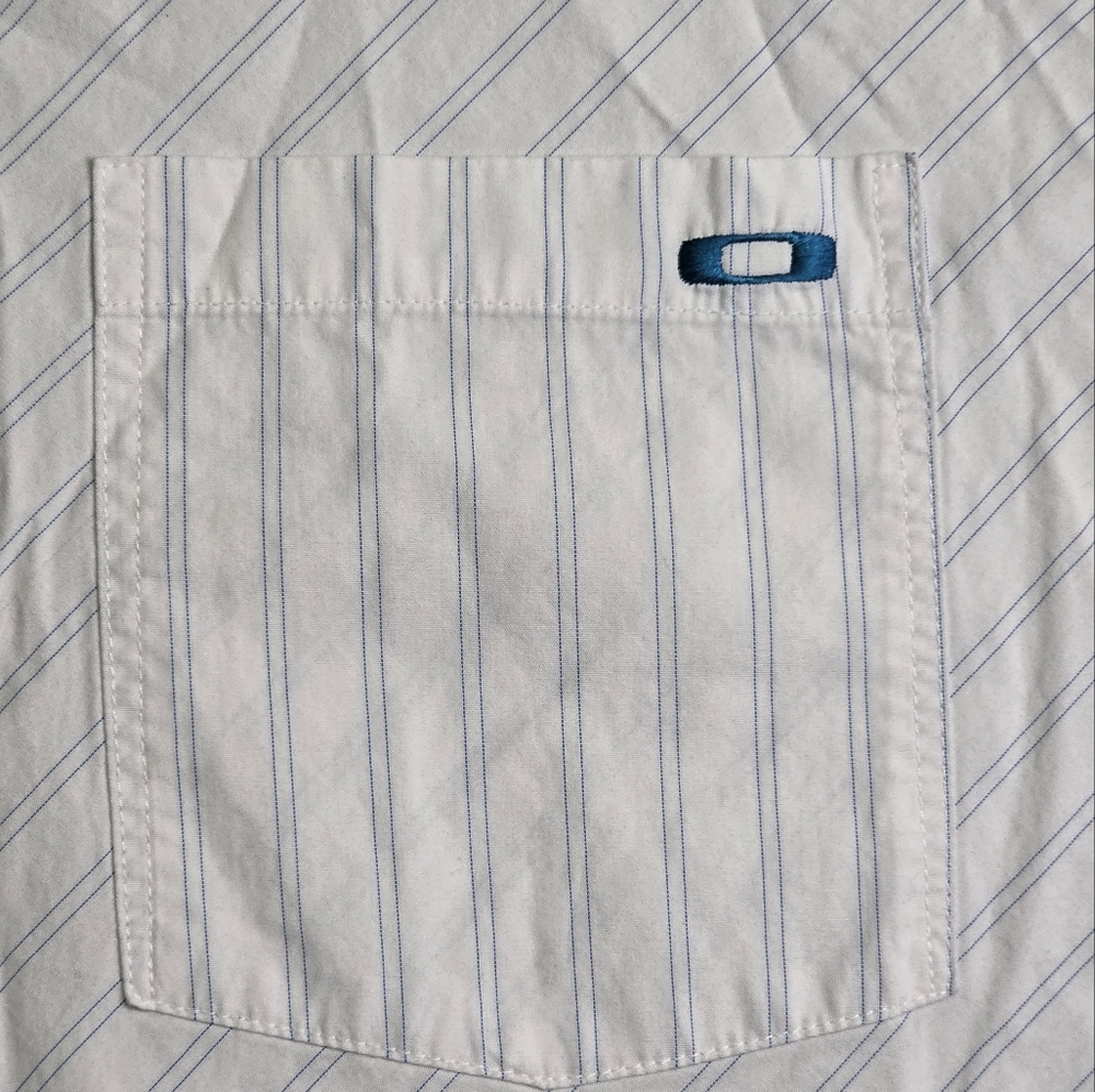 Oakley Men's Long Sleeve Button Down Casual Shirt Size XXL White w Blue Stripe - Picture 3 of 8